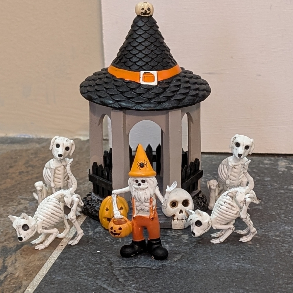 2023 Target Bullseye 6pc Halloween Mantle Mini Village Gazebo And Skeletons